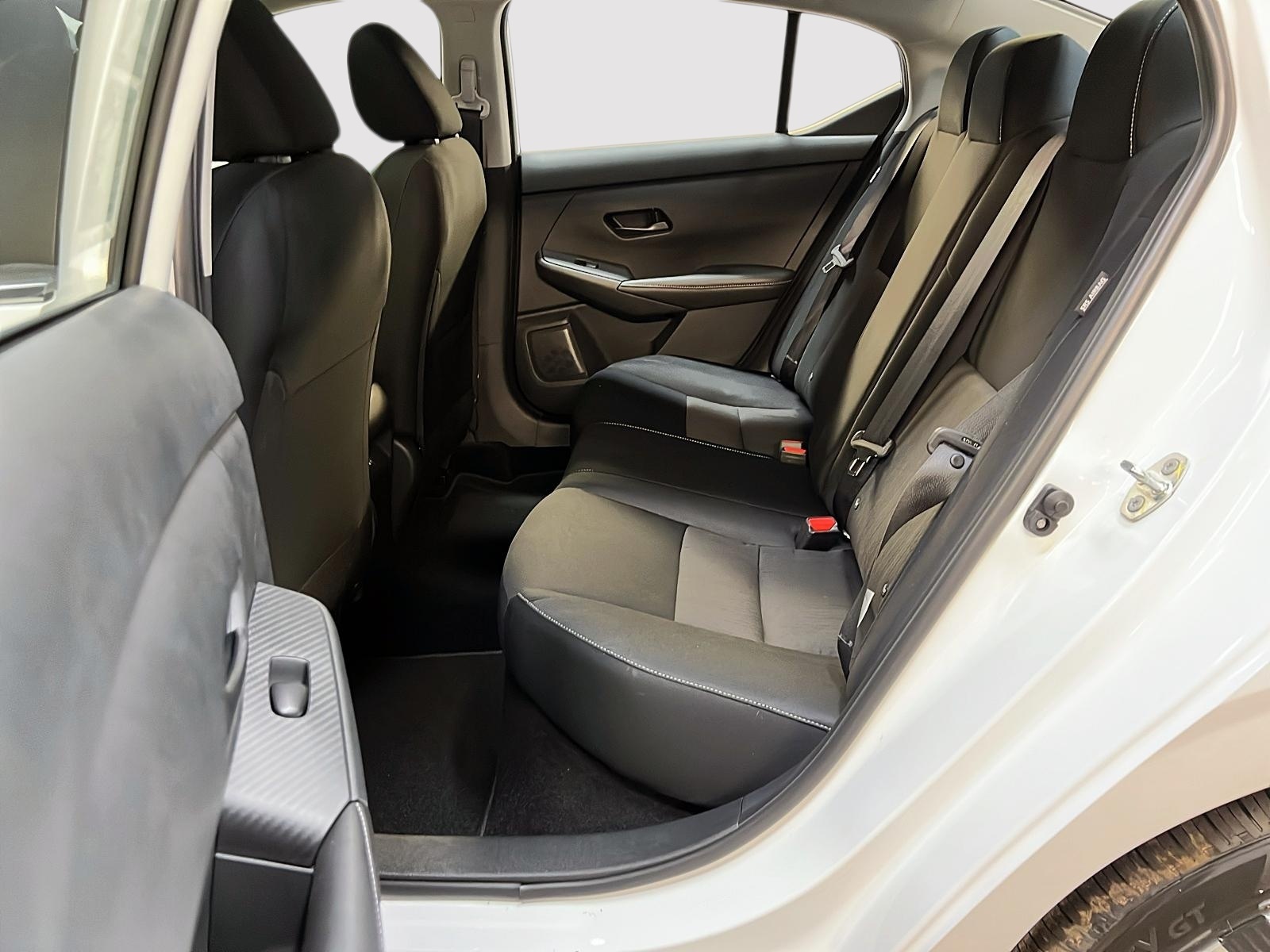 Nissan Sentra SV TOIT 2024 - image #9