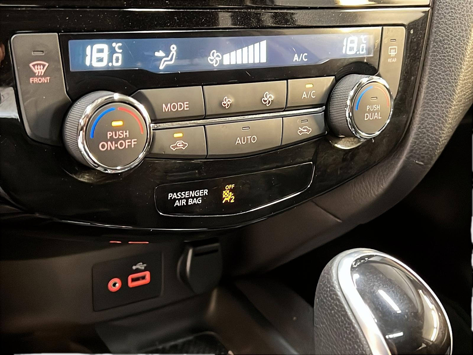 Nissan Qashqai SV TOIT 4RM 2023 - image #16