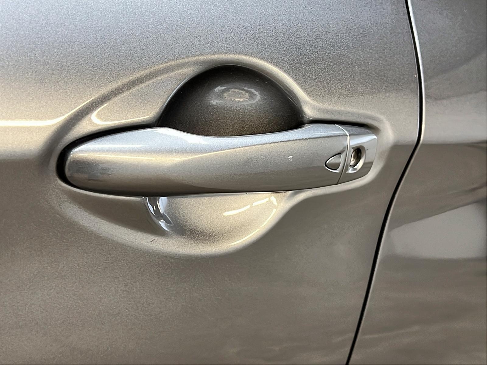 Nissan Qashqai SV TOIT 4RM 2023 - image #25