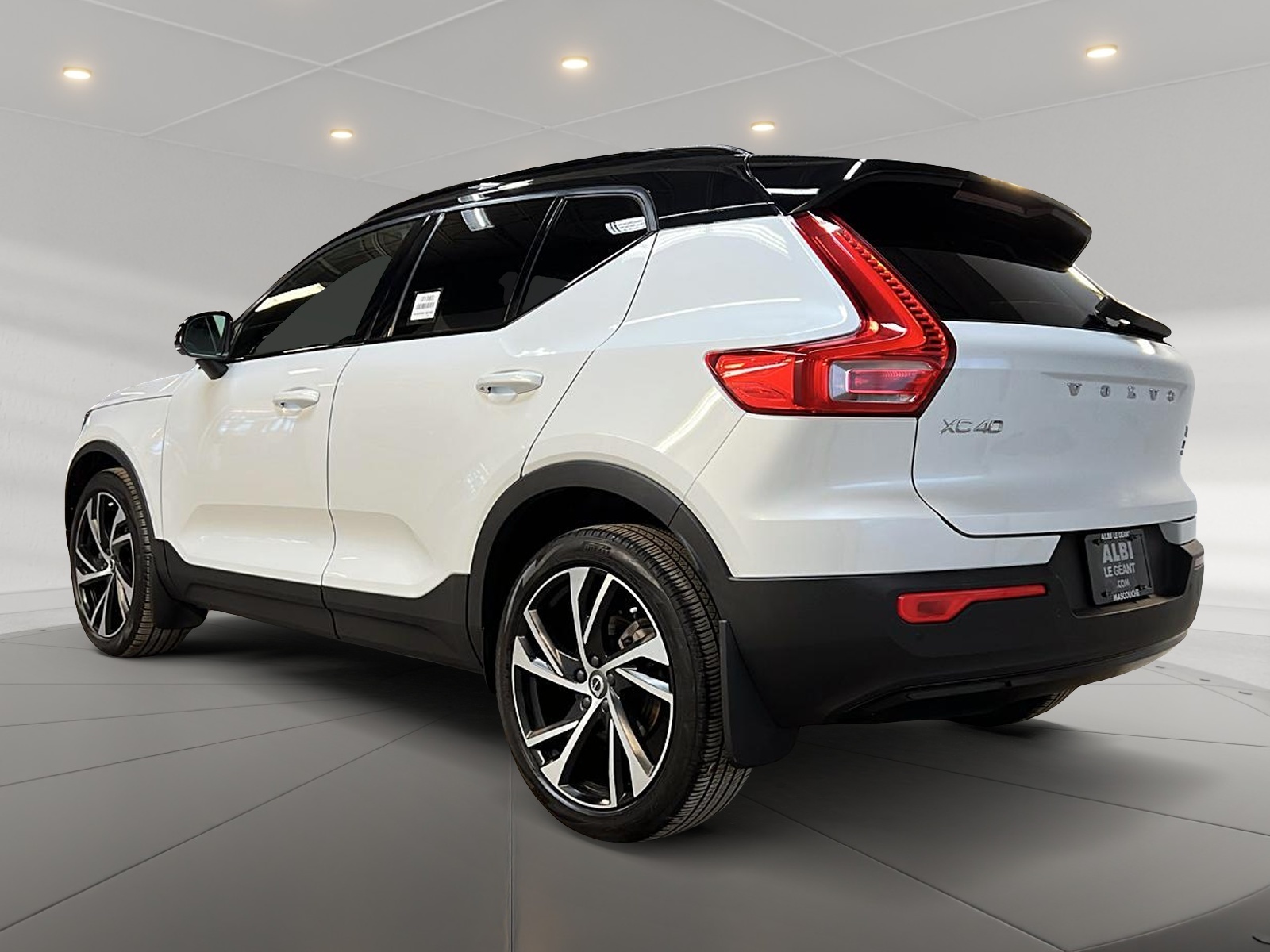 Volvo XC40 2022 - Image #6