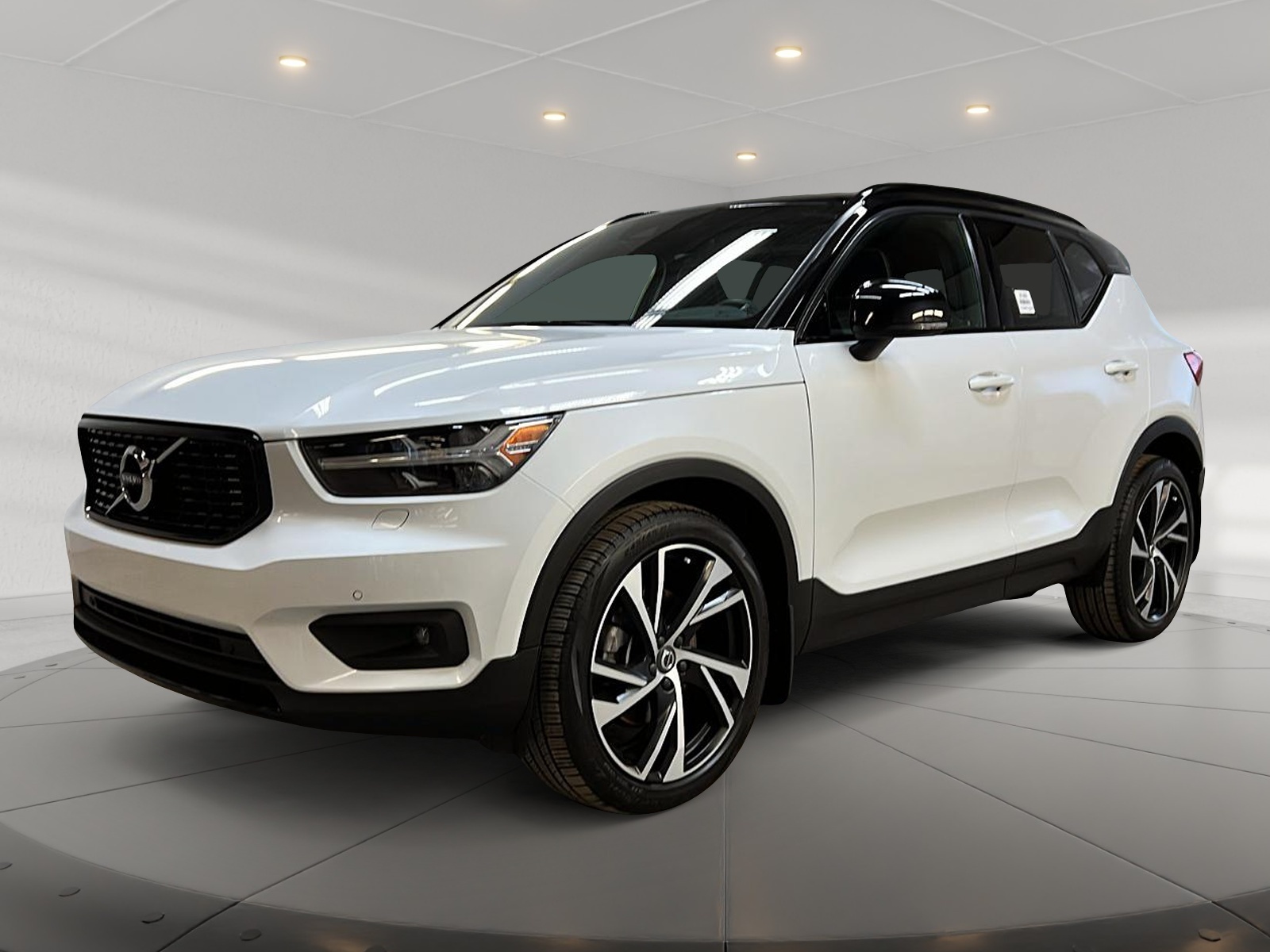 Volvo XC40 2022 - Image #1