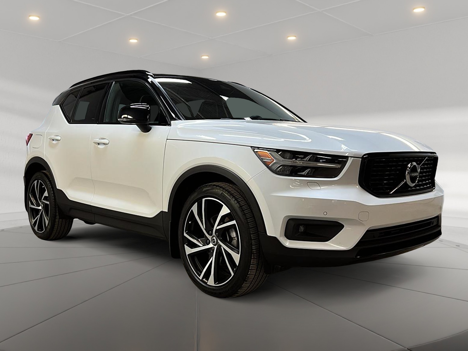 Volvo XC40 2022 - Image #3