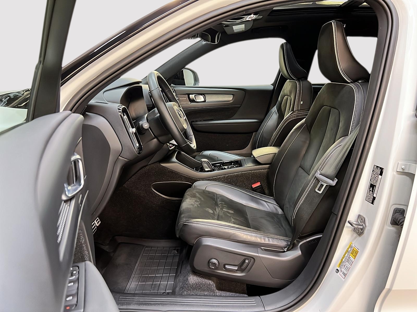 Volvo XC40 2022 - Image #7