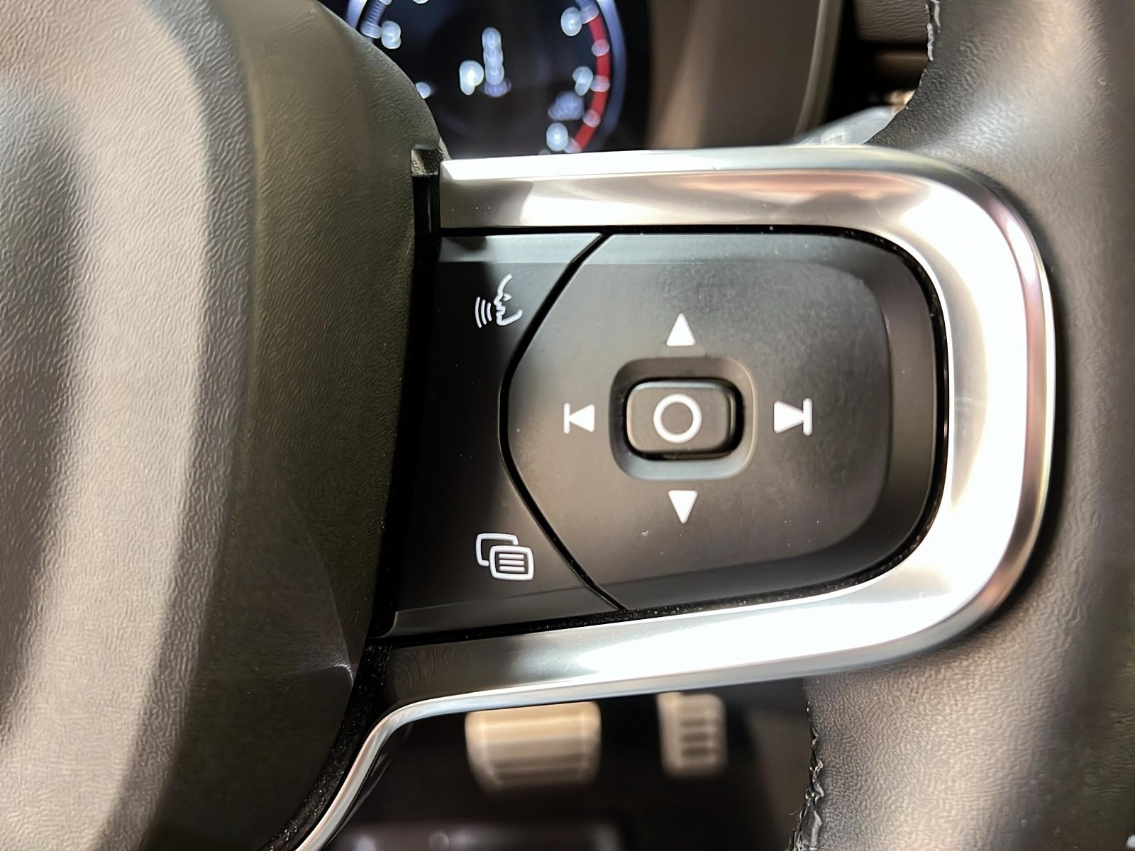 Volvo XC40 2022 - Image #21