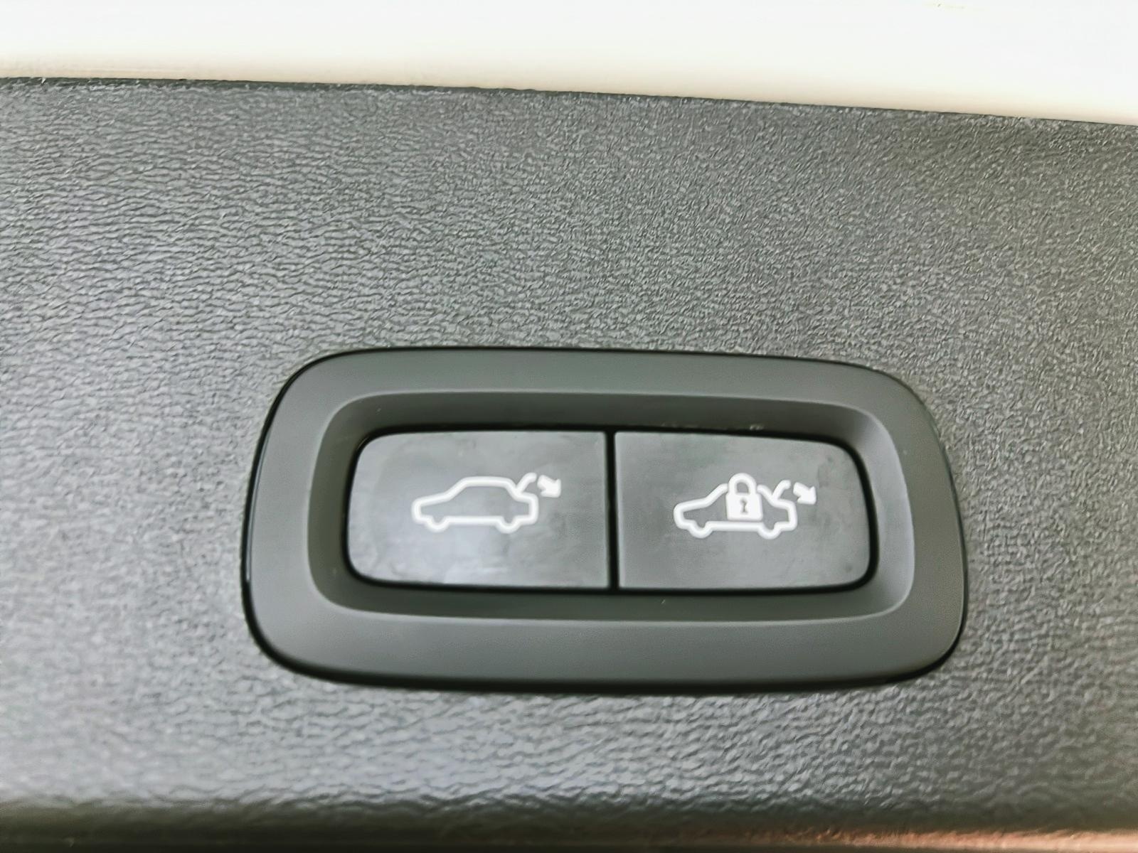 Volvo XC40 2022 - Image #14