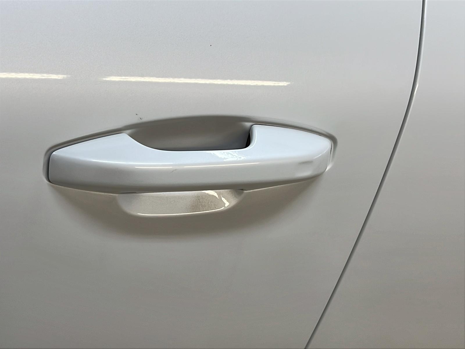 Volvo XC40 T5 R-DESIGN TOIT PANO NAV 4RM 2022 - image #27
