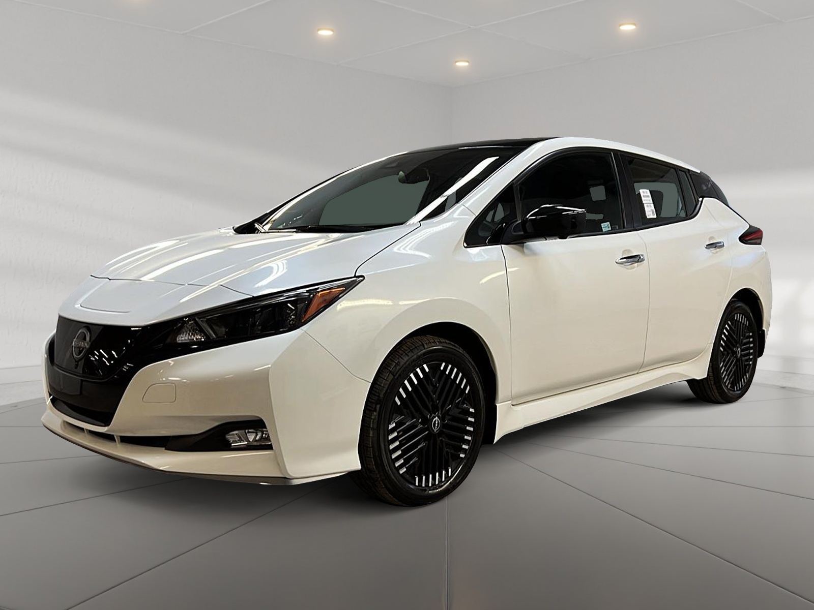 Nissan Leaf 2024 - Image #1