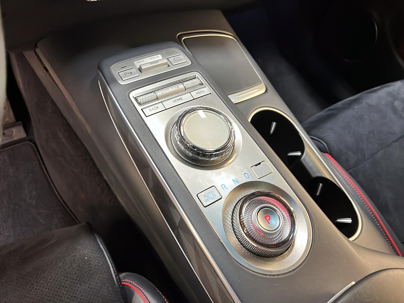 Genesis GV70 2022 - Image #16