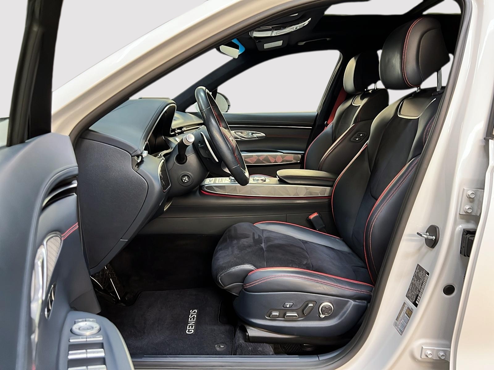 Genesis GV70 PRESTIGE 2.5T TOIT PANO NAV 4RM 2022 - image #7
