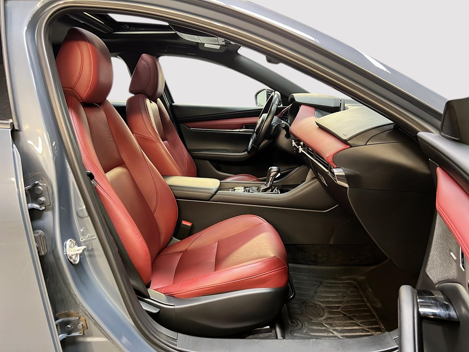 Mazda Mazda3 Sport GT TURBO CUIR TOIT NAV 4RM 2023 - image #8