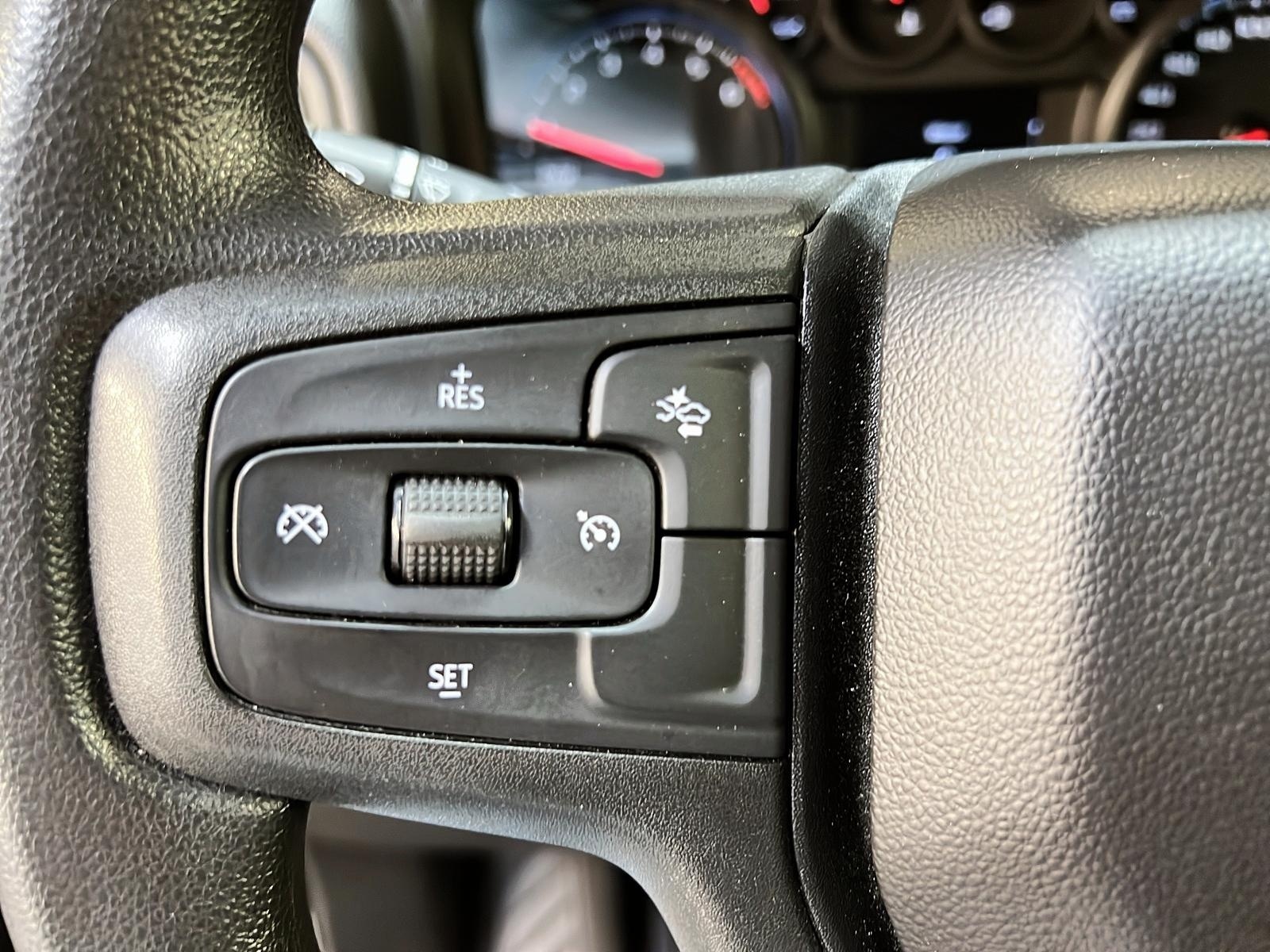 Chevrolet Silverado 1500 CUSTOM CREW CAB 4X4 2023 - image #17