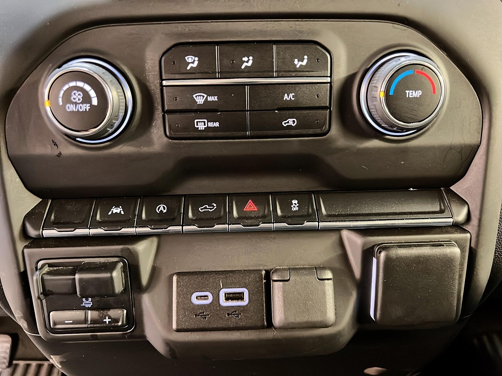 Chevrolet Silverado 1500 CUSTOM CREW CAB 4X4 2023 - image #13