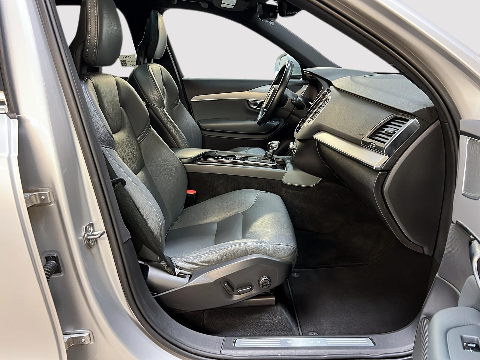 Volvo XC90 T6 MOMENTUM CUIR TOIT PANO NAV 4RM 2021 - image #8