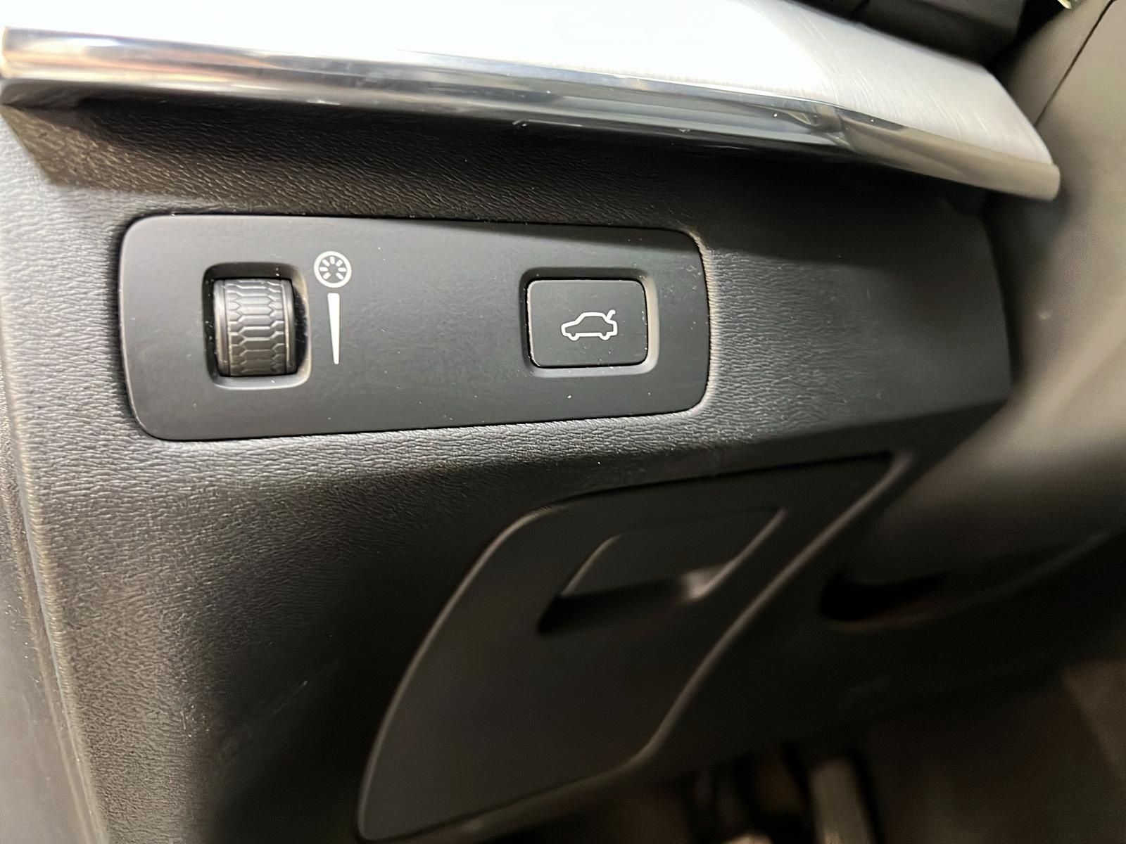 Volvo XC90 T6 MOMENTUM CUIR TOIT PANO NAV 4RM 2021 - image #25