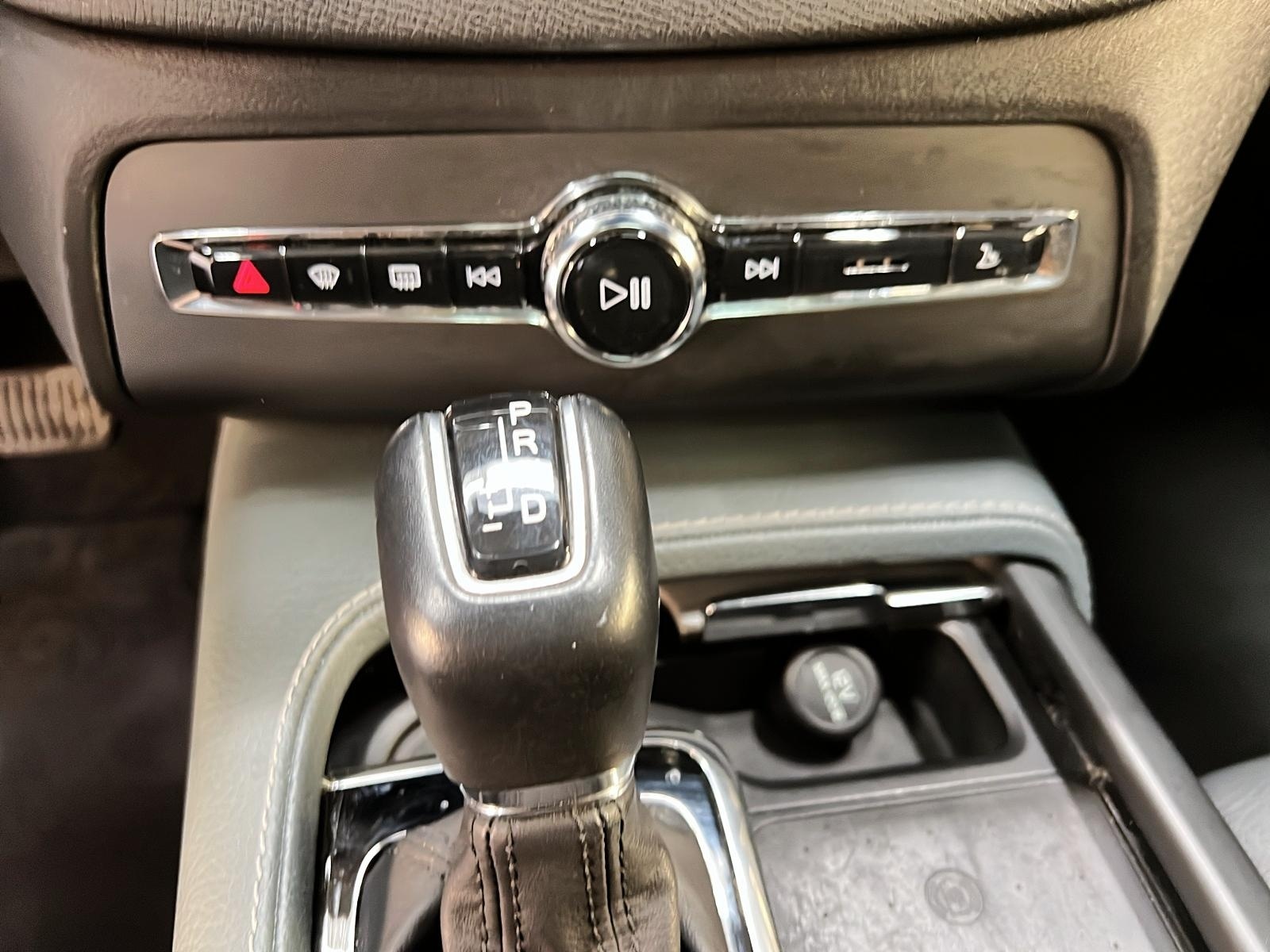 Volvo XC90 2021 - Image #18