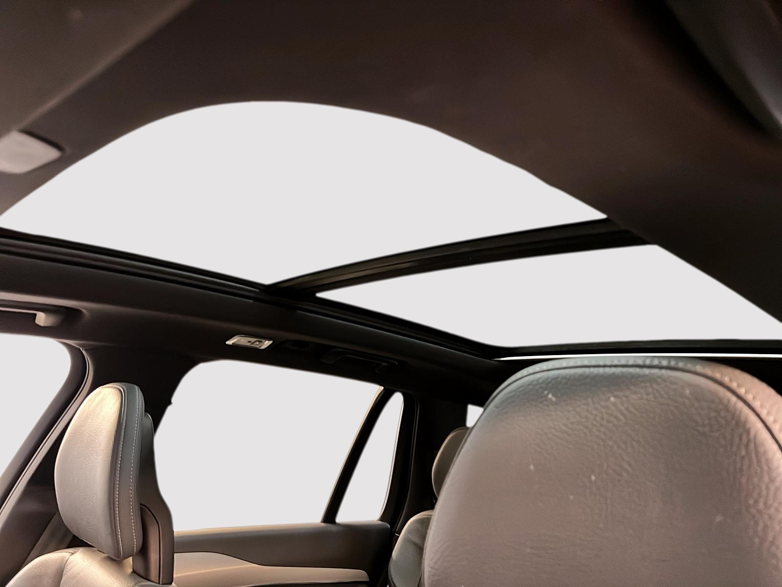 Volvo XC90 T6 MOMENTUM CUIR TOIT PANO NAV 4RM 2021 - image #11