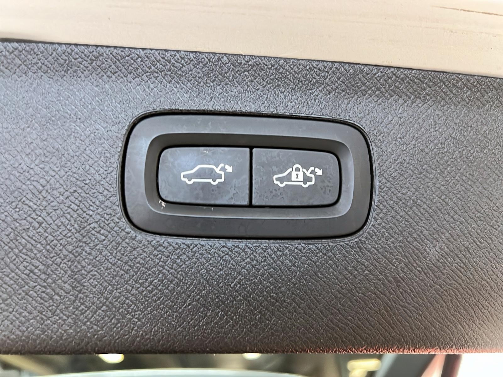 Volvo XC90 T6 MOMENTUM CUIR TOIT PANO NAV 4RM 2021 - image #16