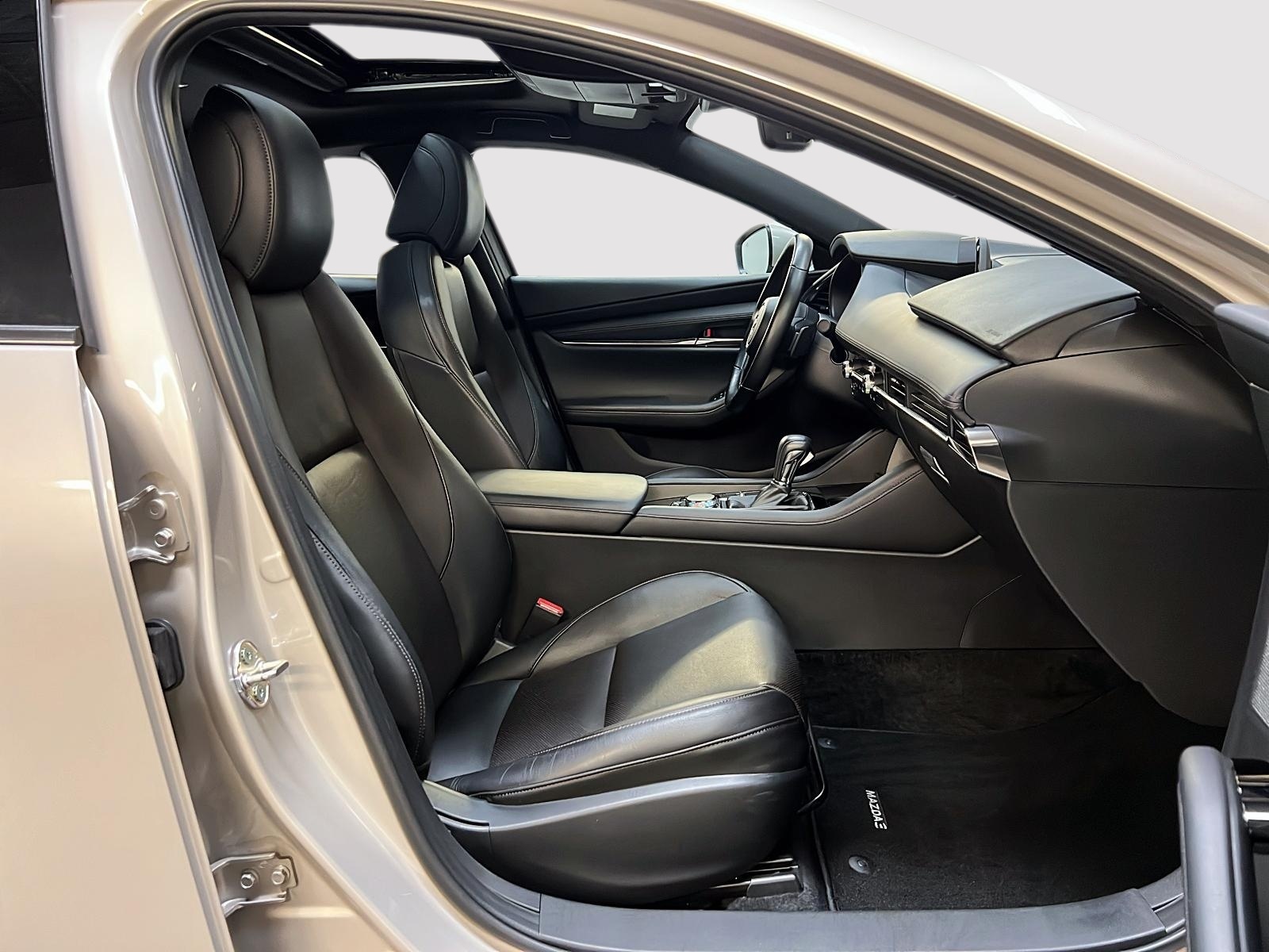 Mazda Mazda3 Sport GT CUIR TOIT NAV 4RM 2022 - image #8