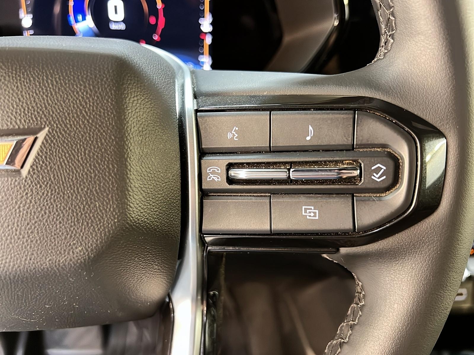 Chevrolet Colorado LT CREW CAB 4X4 2023 - image #19