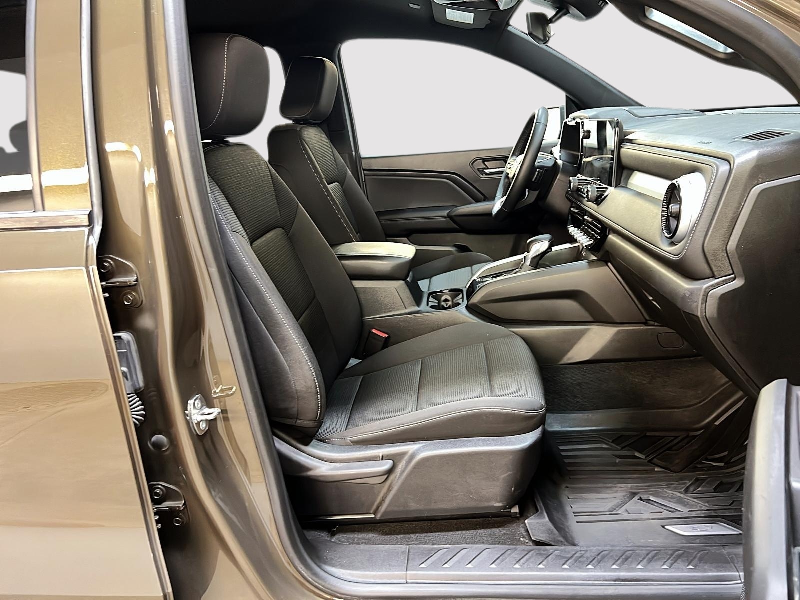 Chevrolet Colorado LT CREW CAB 4X4 2023 - image #8