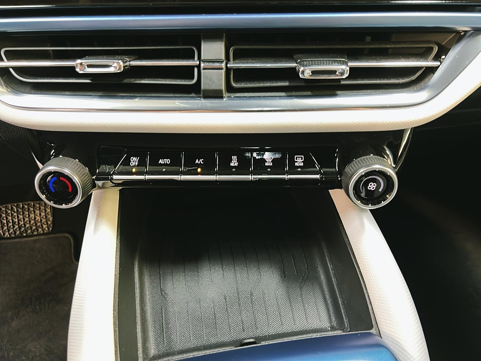 Chevrolet Equinox EV 2LT NAV 2024 - image #14