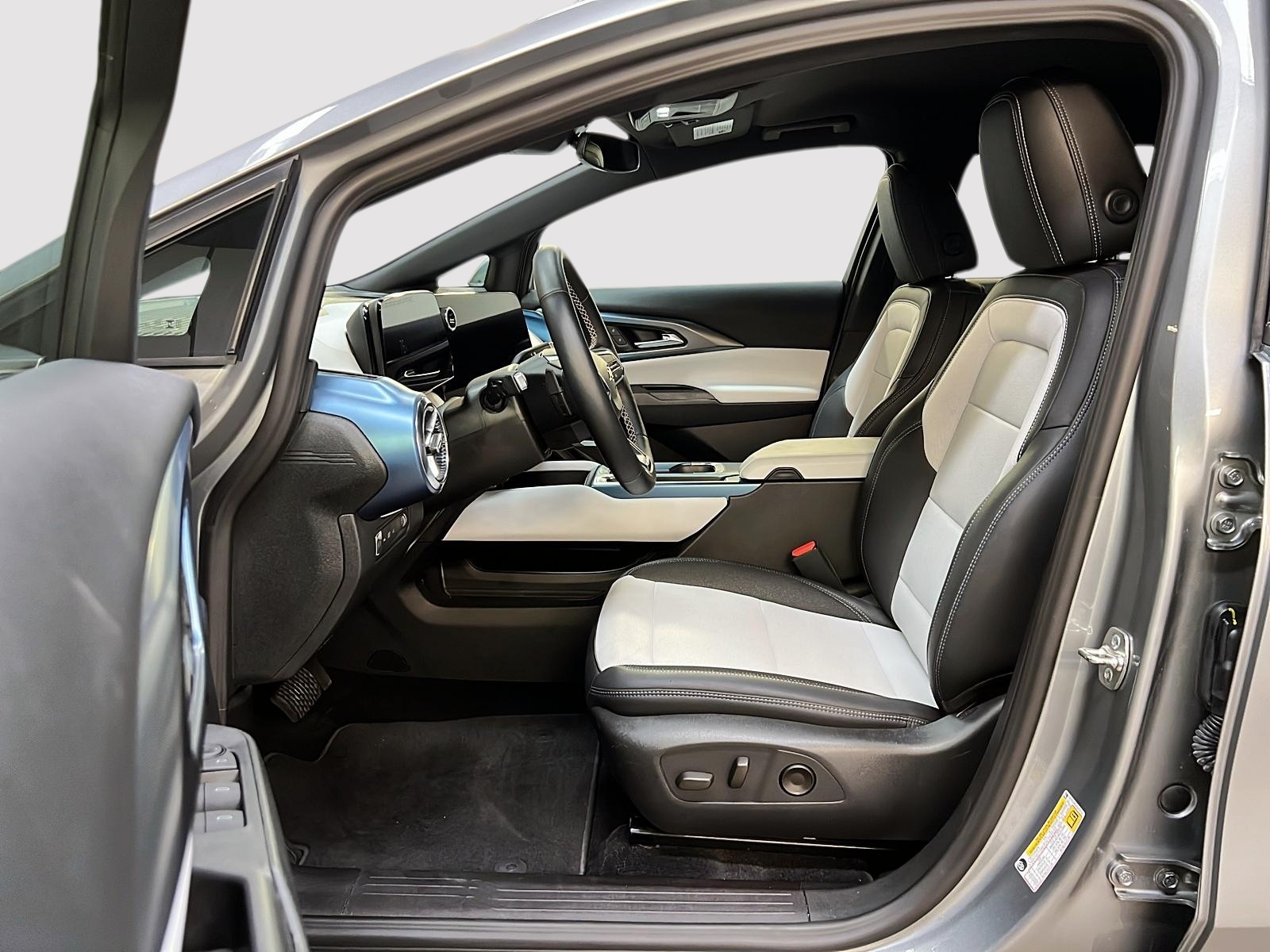 Chevrolet Equinox EV 2LT NAV 2024 - image #7