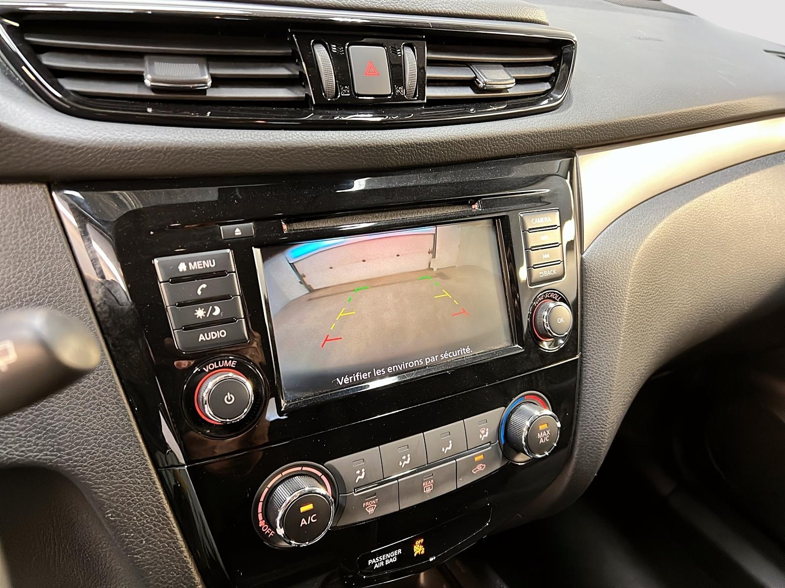 Nissan Qashqai S 4RM 2021 - image #17