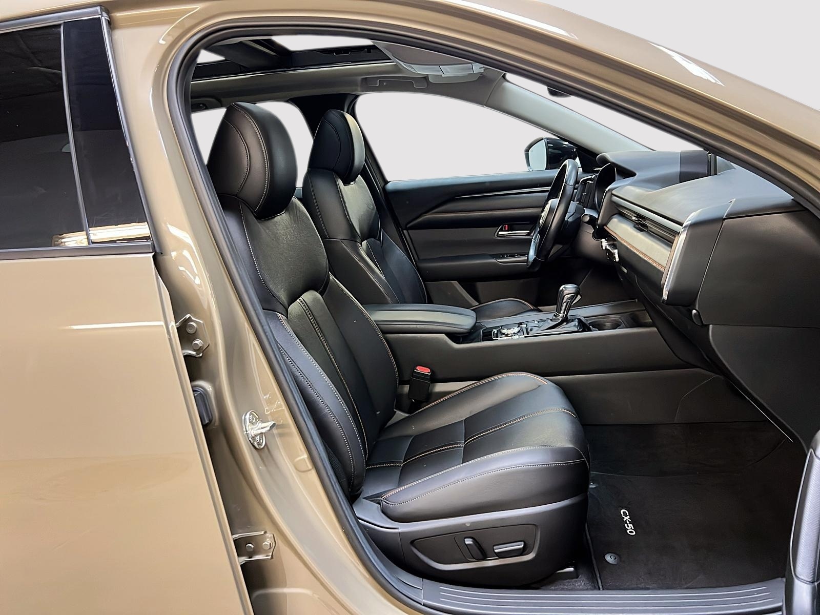 Mazda CX-50 GT CUIR TOIT PANO NAV 4RM 2023 - image #8