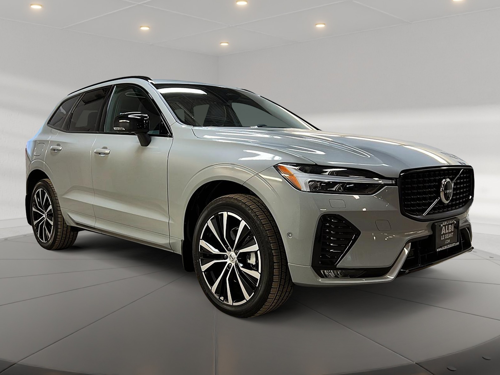 Volvo XC60 2024 - Image #3