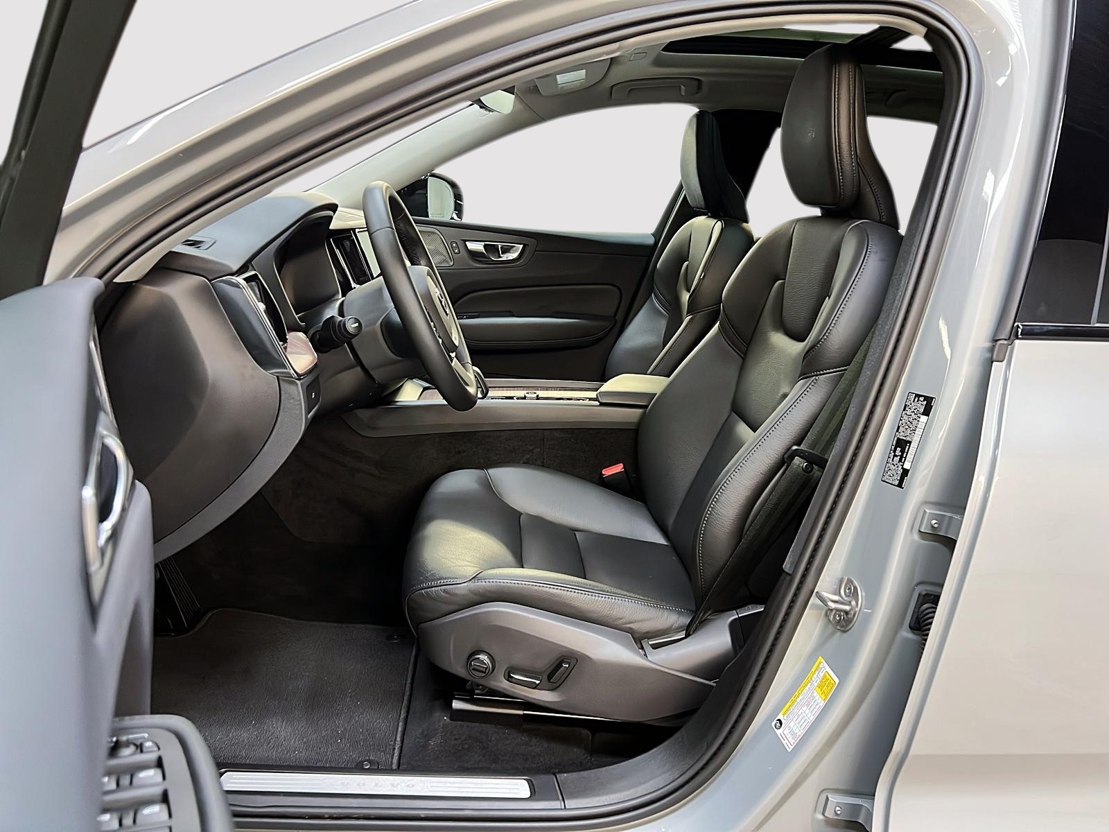 Volvo XC60 2024 - Image #7
