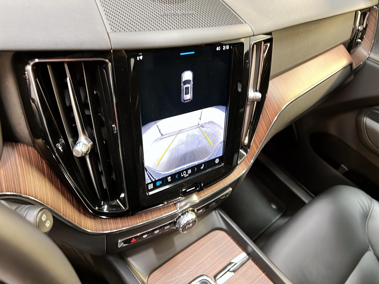 Volvo XC60 B5 PLUS CUIR TOIT PANO NAV 4RM 2024 - image #19