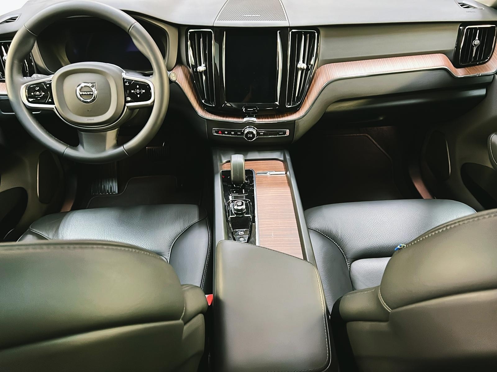 Volvo XC60 2024 - Image #12