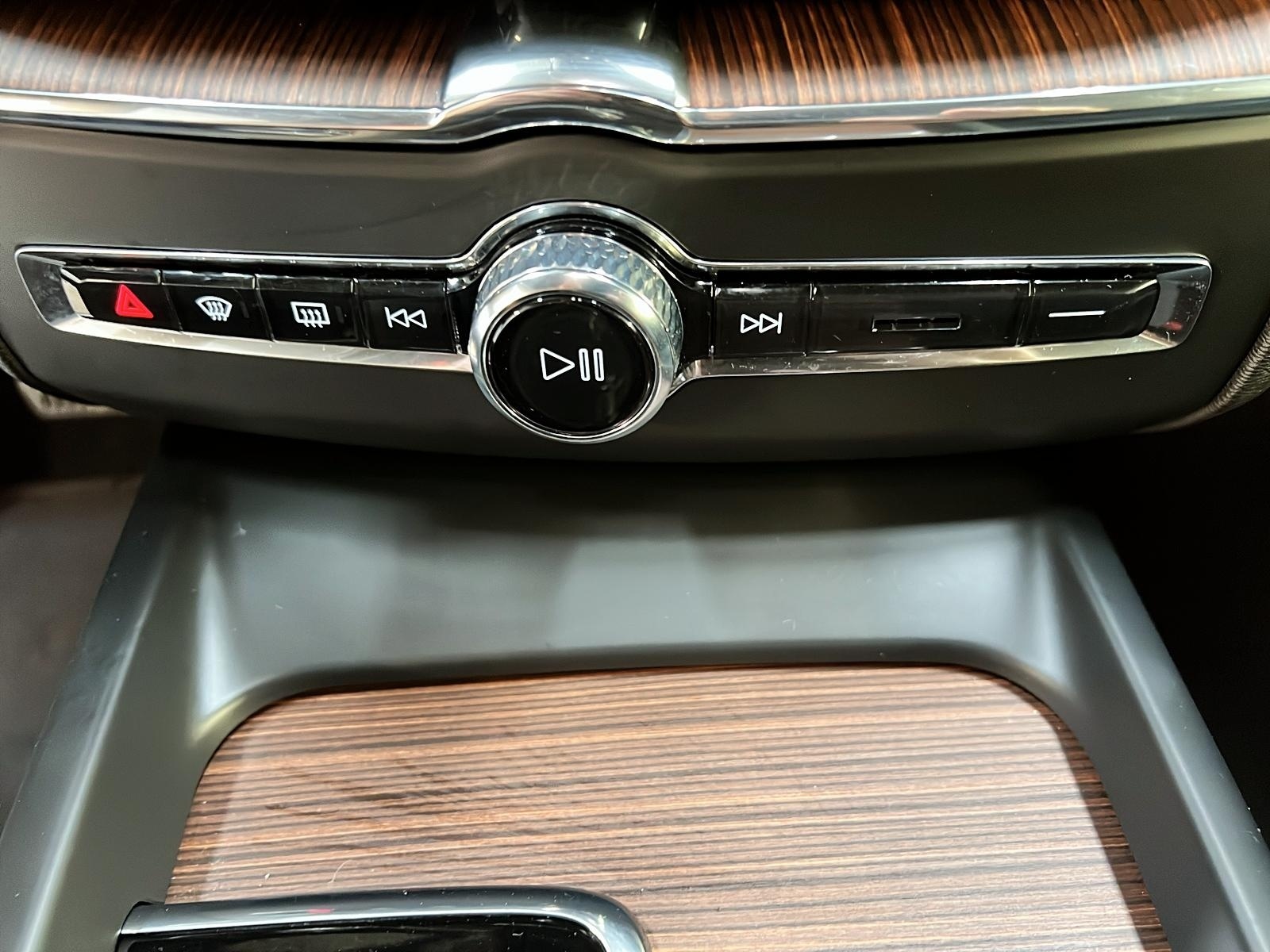 Volvo XC60 2024 - Image #17