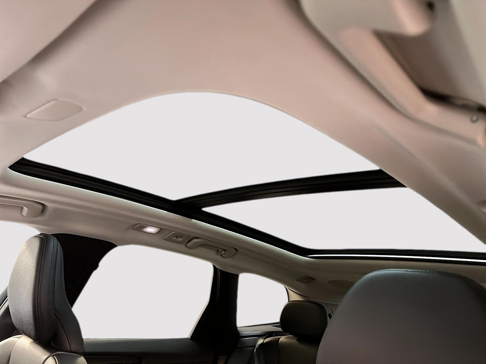 Volvo XC60 2024 - Image #10