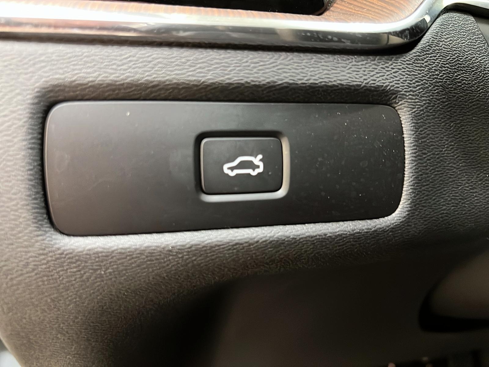 Volvo XC60 B5 PLUS CUIR TOIT PANO NAV 4RM 2024 - image #24