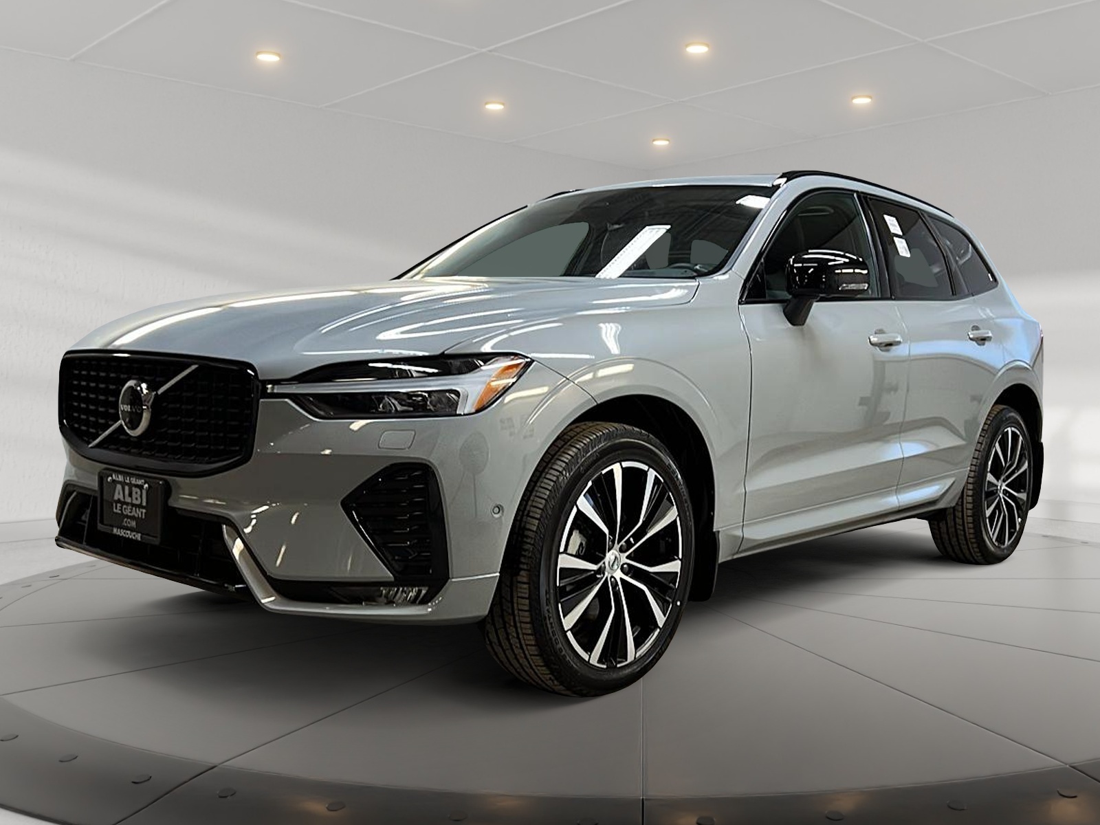 Volvo XC60 2024 - Image #1