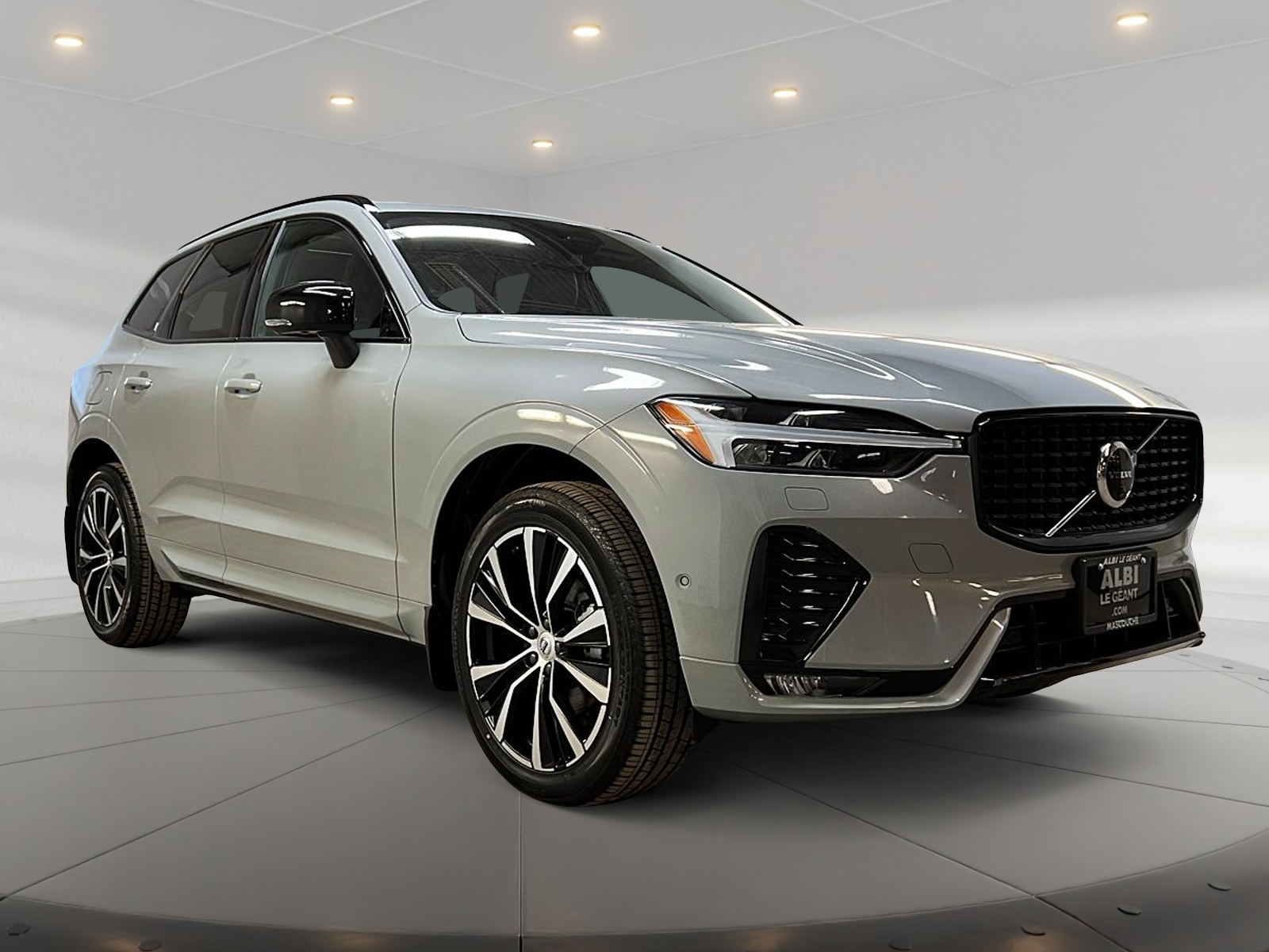 Volvo XC60 B5 PLUS CUIR TOIT PANO NAV 4RM 2024 - image #3