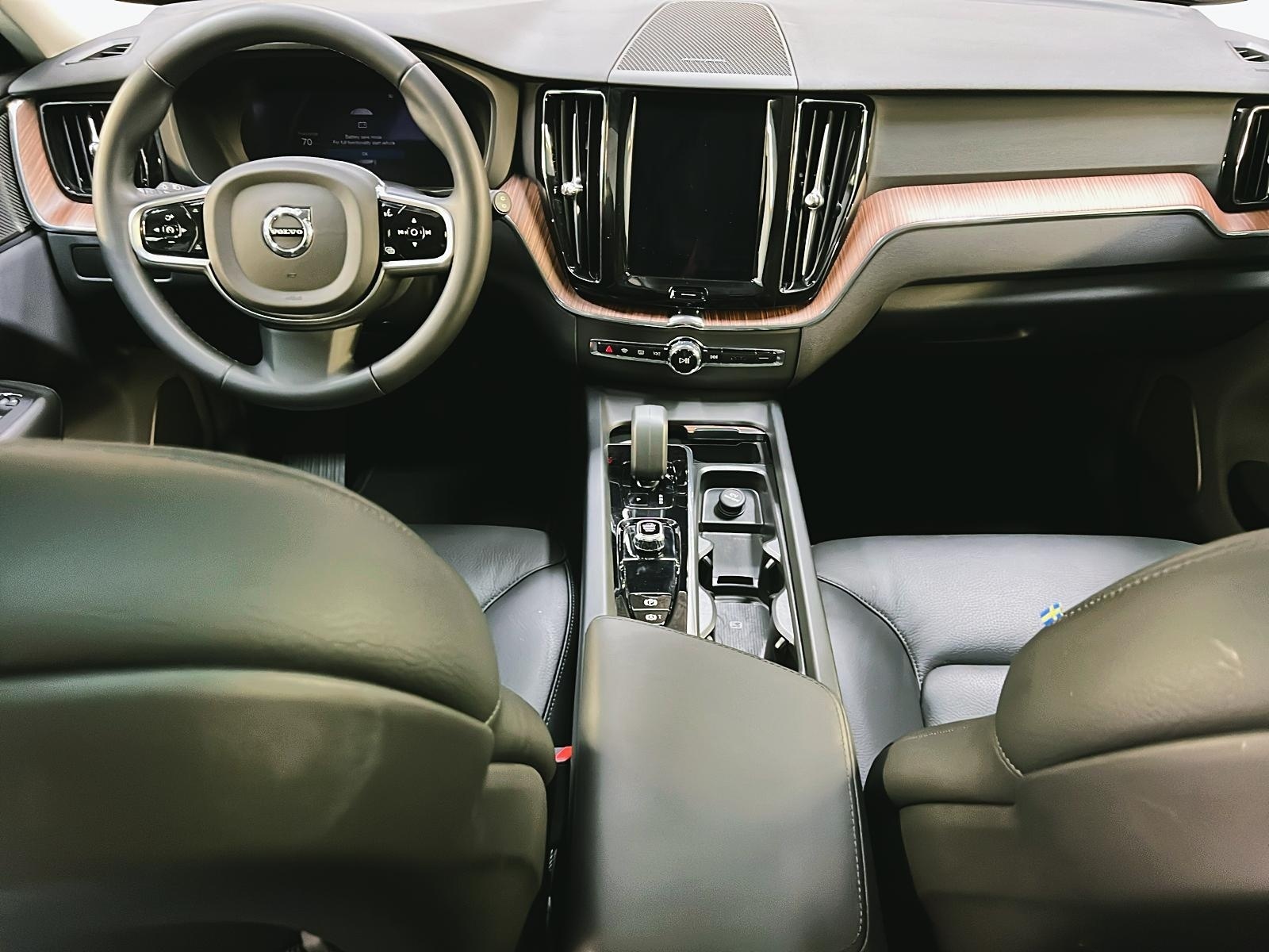Volvo XC60 B5 PLUS CUIR TOIT PANO NAV 4RM 2024 - image #12
