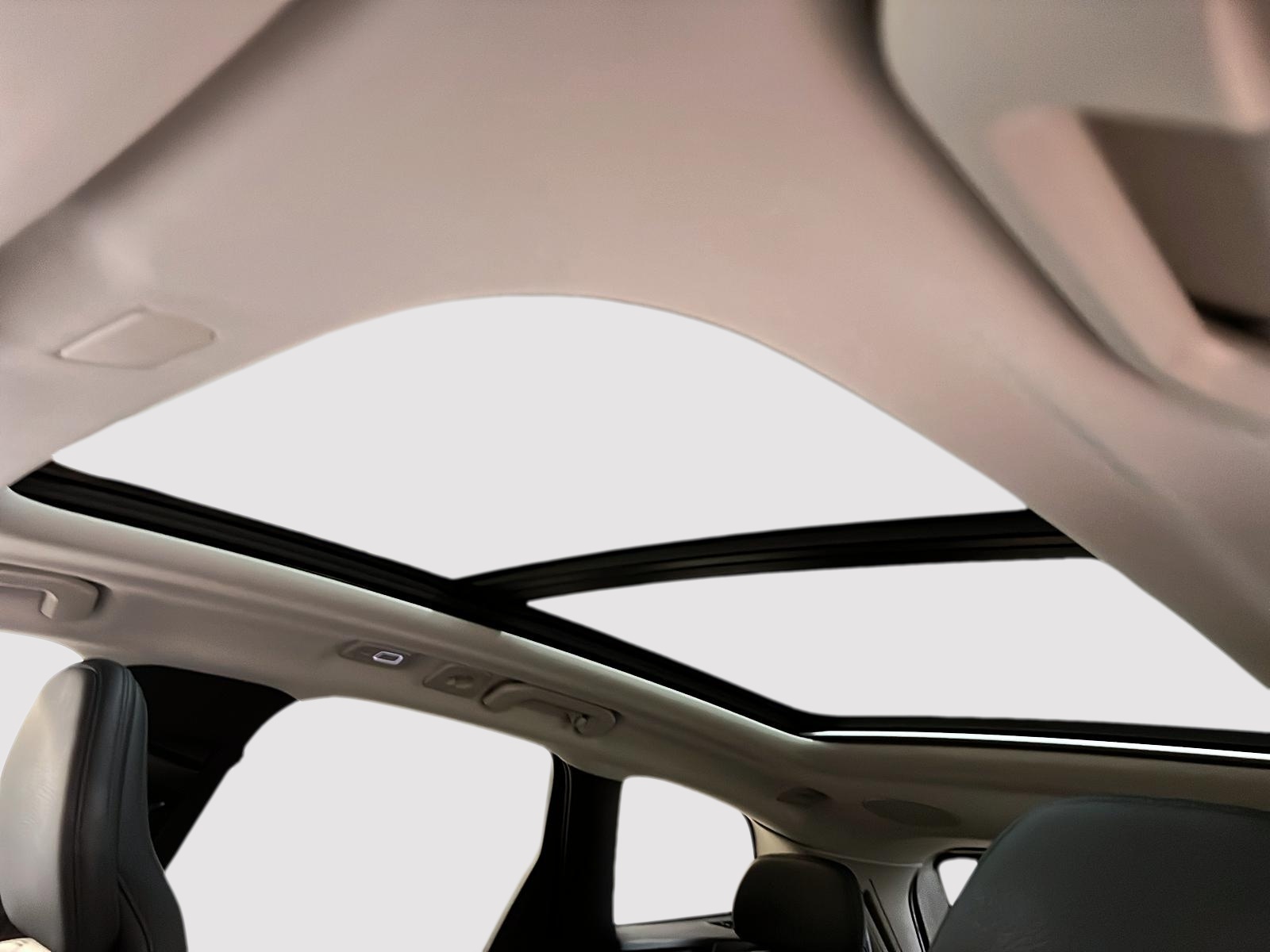Volvo XC60 2024 - Image #10