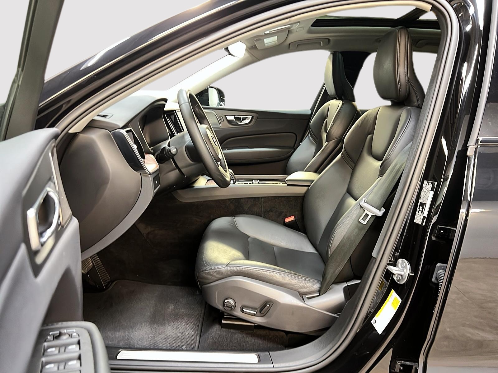 Volvo XC60 2024 - Image #7