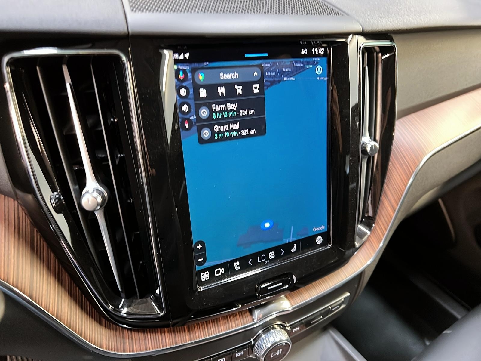 Volvo XC60 B5 PLUS DARK CUIR TOIT PANO NAV 4RM 2024 - image #20