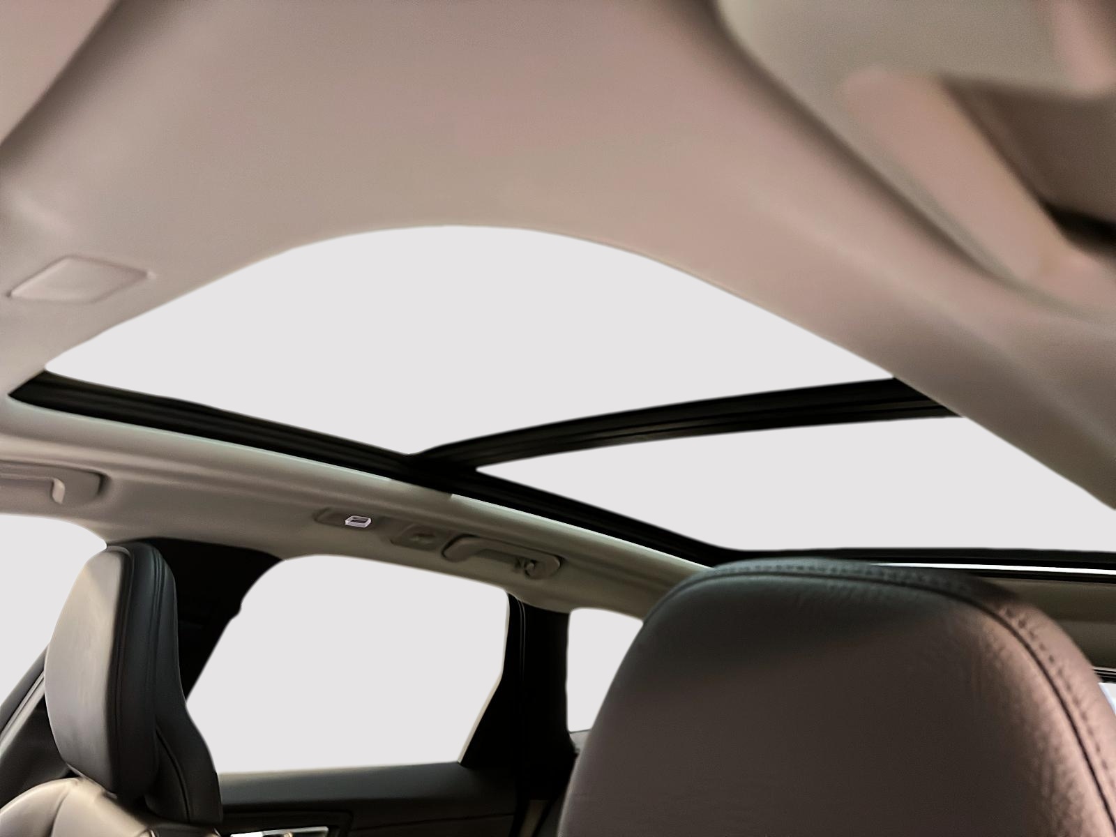 Volvo XC60 2024 - Image #10