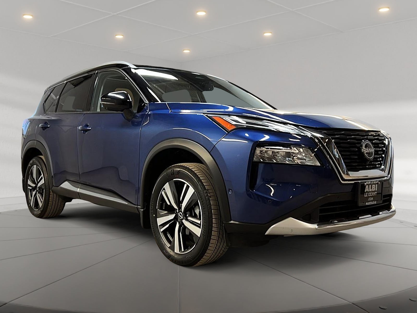 Nissan Rogue PLATINUM CUIR TOIT PANO NAV 4RM 2023 - image #3
