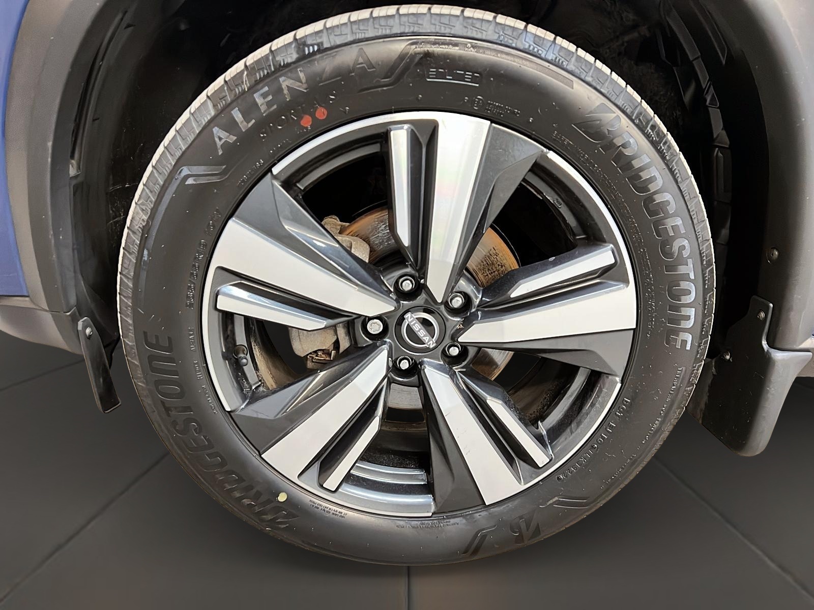Nissan Rogue PLATINUM CUIR TOIT PANO NAV 4RM 2023 - image #30