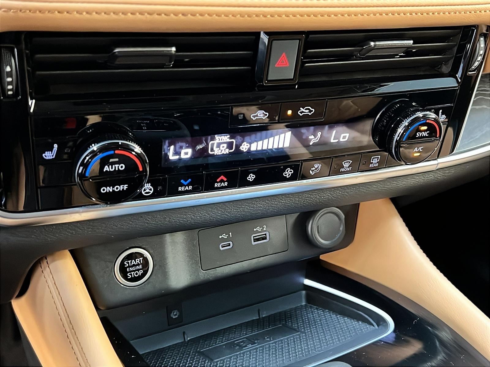 Nissan Rogue PLATINUM CUIR TOIT PANO NAV 4RM 2023 - image #17