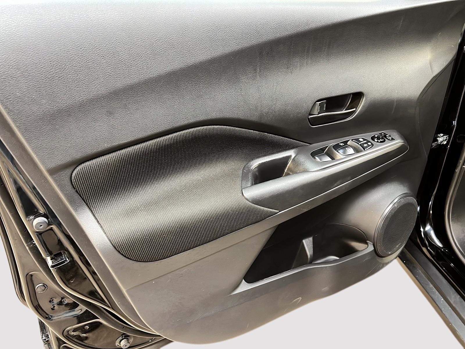 Nissan Kicks S 2023 - image #22