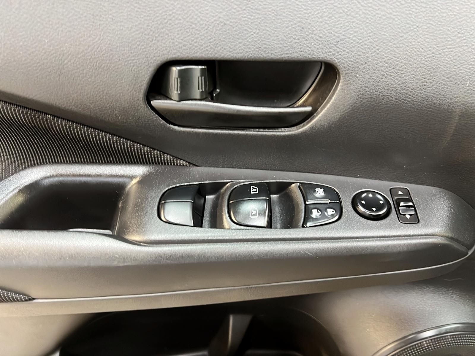 Nissan Kicks S 2023 - image #21