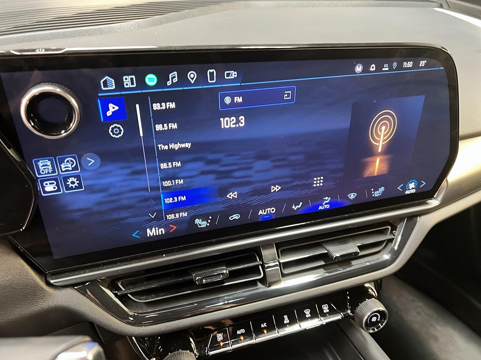 Chevrolet Equinox EV 2RS CUIR NAV 2024 - image #15