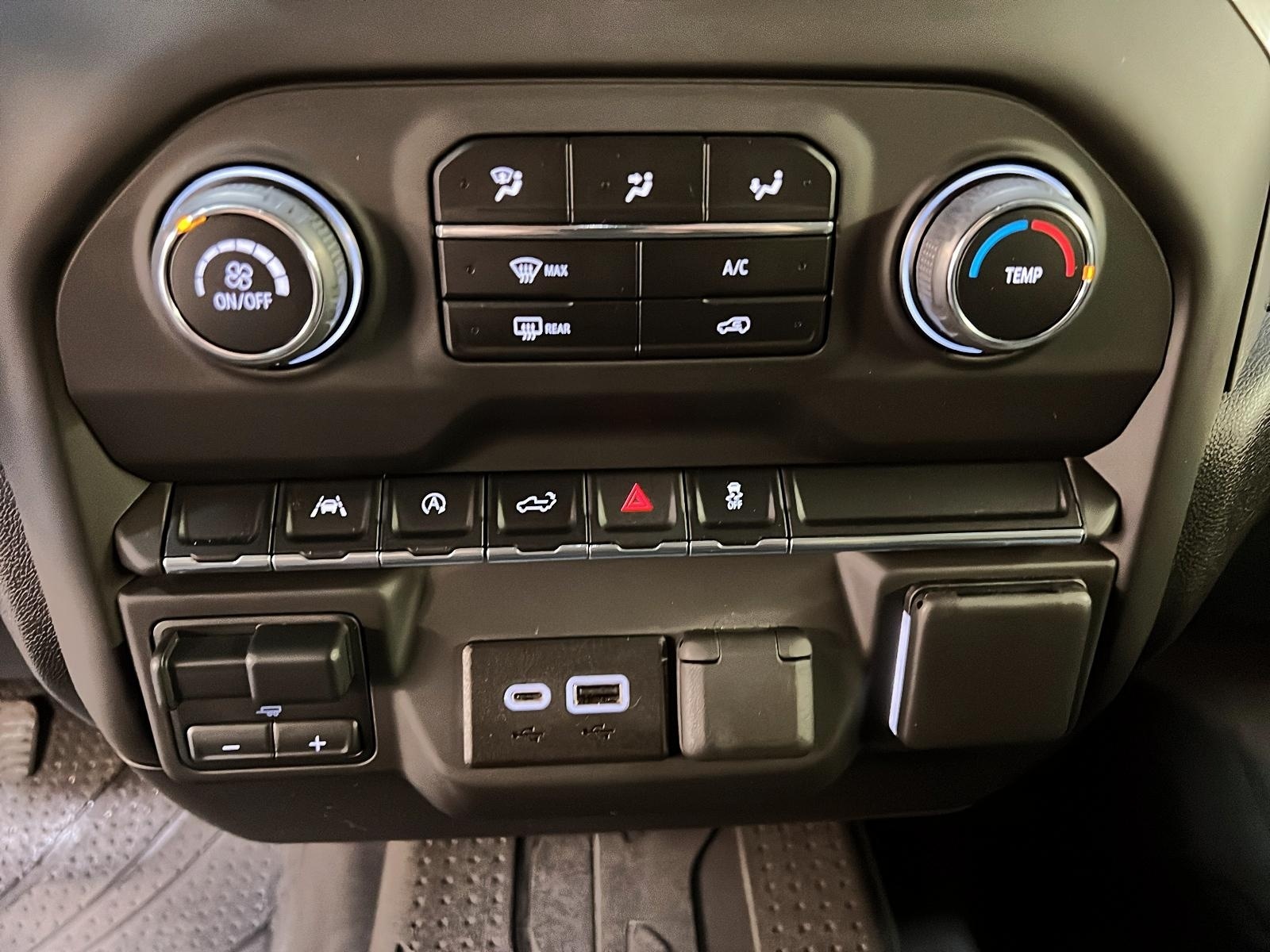 Chevrolet Silverado 1500 CUSTOM CREW CAB 4X4 2023 - image #13