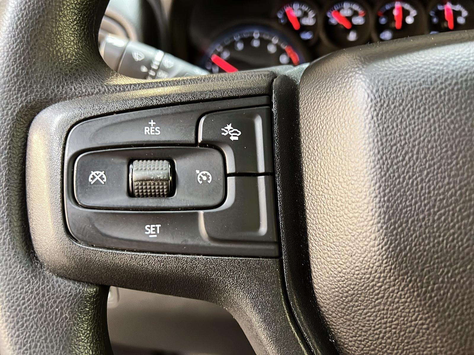 Chevrolet Silverado 1500 CUSTOM CREW CAB 4X4 2023 - image #17